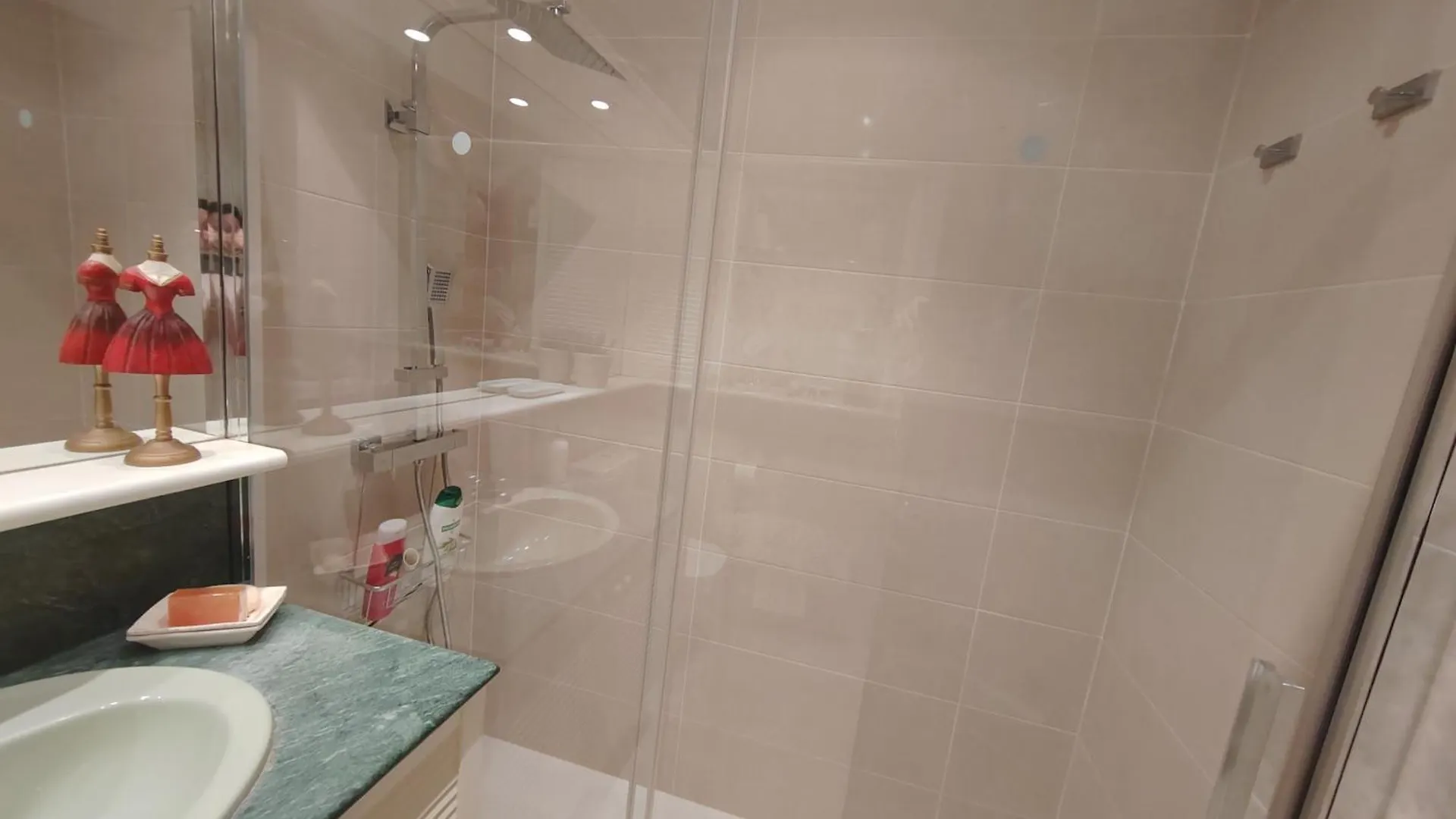 Habitacion Con Bano Privado En El Centro De Bilbao 0*,  Spain