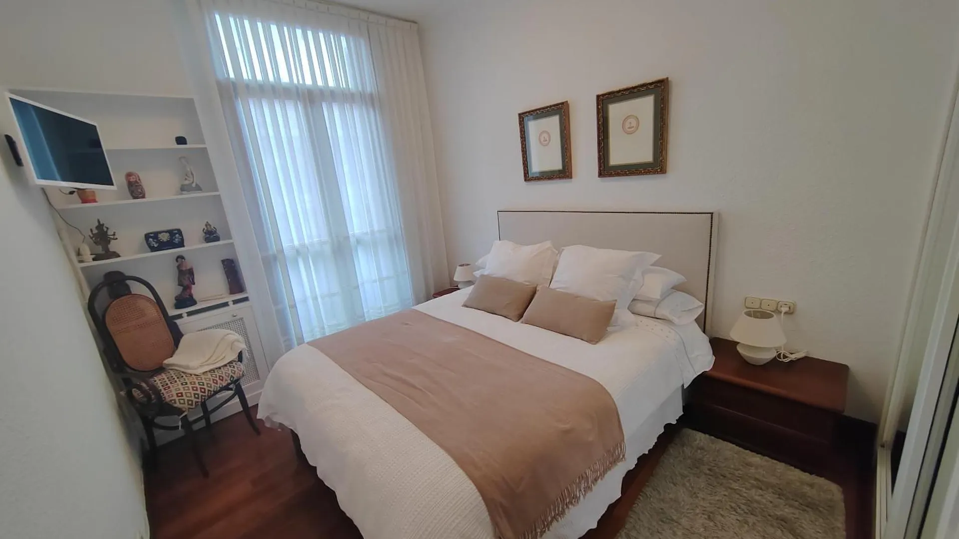 Habitacion Con Bano Privado En El Centro De ビルバオ ホームステイ